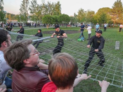 Протесты против разрушения сквера у Драмтеатра в Екатеринбурге, 13.5.19. Фото: ТАСС